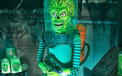 Spirit Halloween Unveils New ‘Mars Attacks’ Animatronic (2023)
